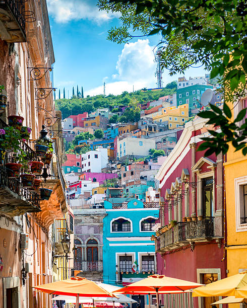 guanajuato bunte straßen mexiko - travel to mexico stock-fotos und bilder