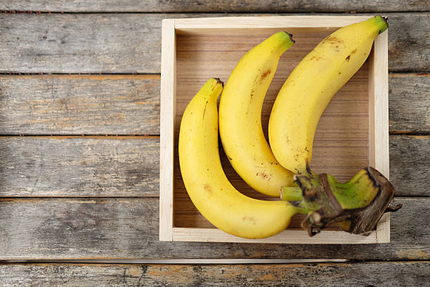 istock banch of bananas 607979262