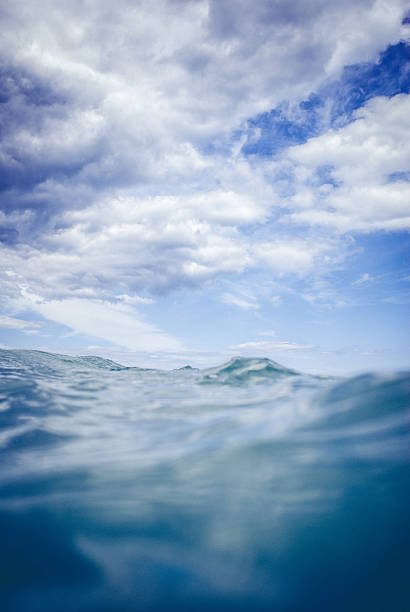 istock Close up of a wave in the ocean. 608518810