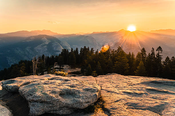 ponto de vista de taft - yosemite valley - fotografias e filmes do acervo