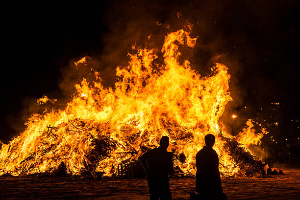 istock Bonfire on a beach at night, Costa Brava, Spain 609049096