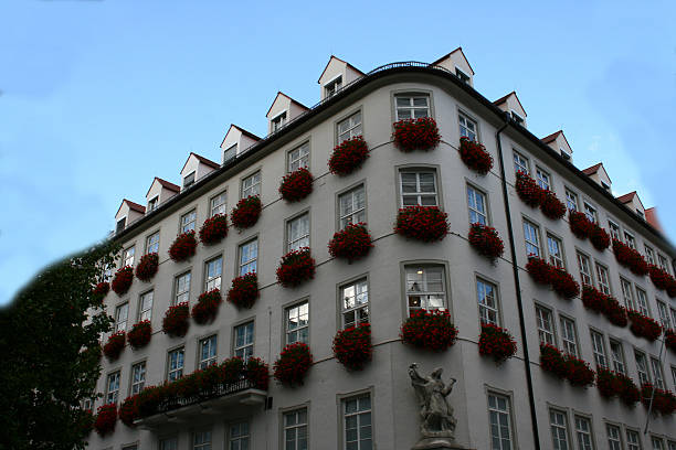 istock House of flowers 609085490