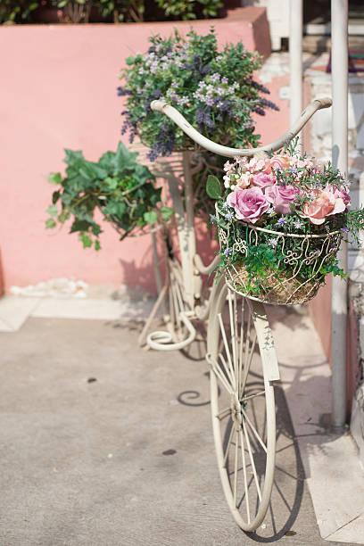 istock Retro bike with flowers 609094916