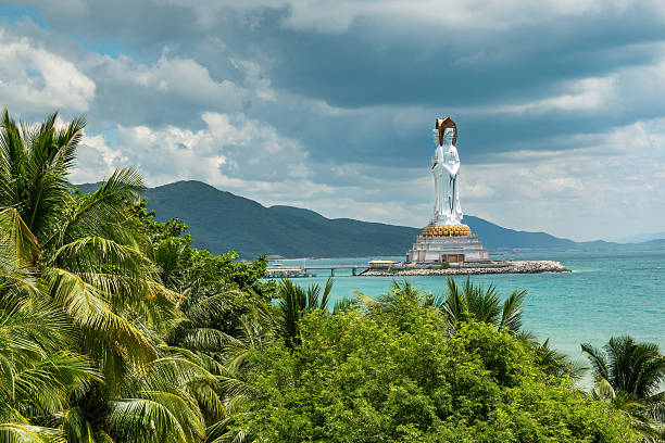 estátua de guanyin em nanshan, hainan - asia religion statue chinese culture - fotografias e filmes do acervo