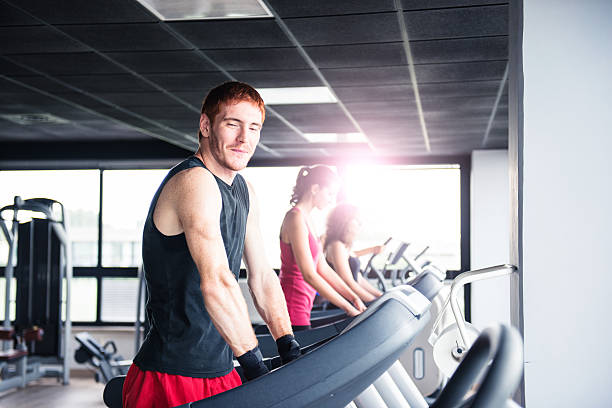 people on the gym treadmill