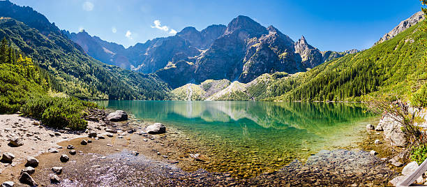 panorama von morskie oko - tatra gebirge stock-fotos und bilder