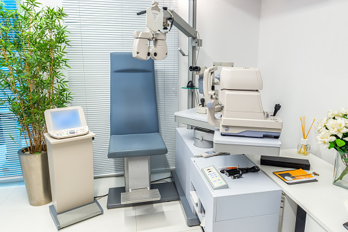 image of medical equipment in the office of an ophthalmologist