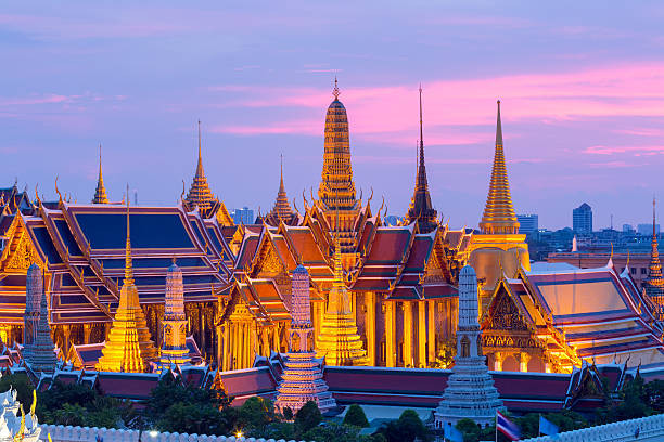 istock Bangkok skyline,Wat Phra Kaew the famous place in 609724740