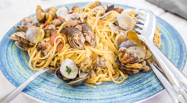 istock Real Spaghetti alle vongole in Naples, Italy 609791138