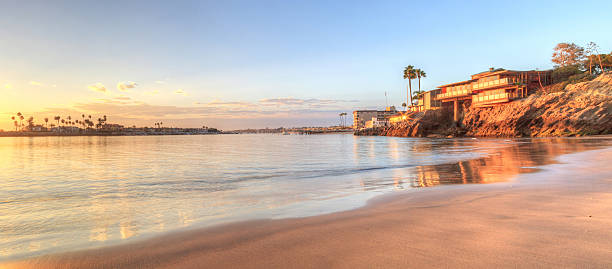 istock Sunset over the harbor in Corona del Mar 609808364