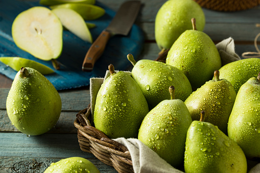 Raw Green Organic Danjou Pears Ready to Eat
