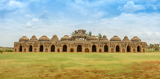 The Elephant Stable in Hampi is an impressive structure that was used to provide shelter for the royal elephants of the Vijayanagara Empire. The elephant stable is located in the area that lies just outside the Zenana Enclosure.
