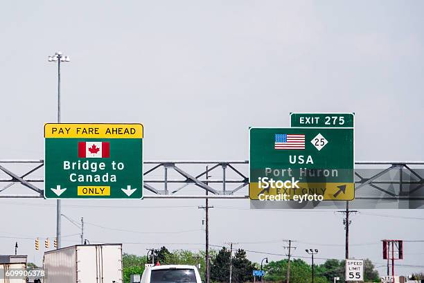 Bridge To Canada Sign Stock Photo - Download Image Now - Canada, USA, Geographical Border