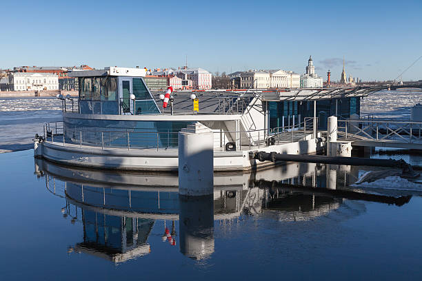 istock Empty floating helipad in St.Petersburg 609910460
