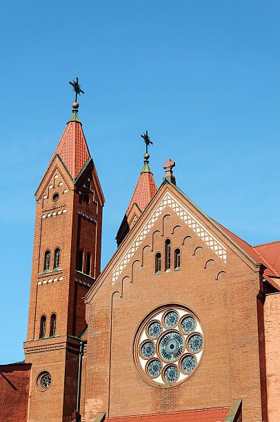 igreja católica de são simão e santa helena em minsk - simon lake - fotografias e filmes do acervo