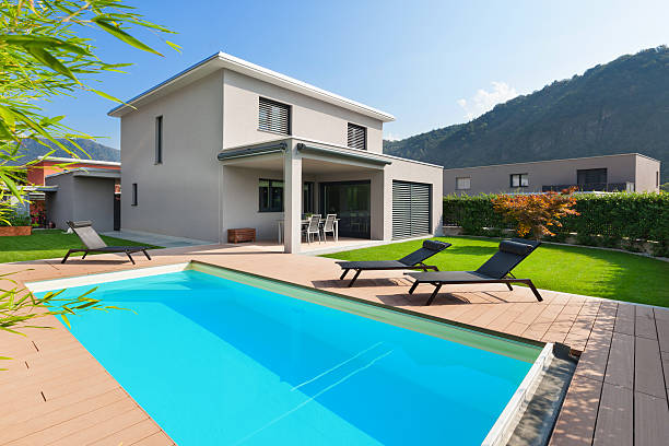 istock pool of a modern house 609946326