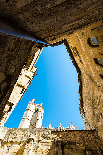 istock Narbonne city hall and Cathedral 610020832