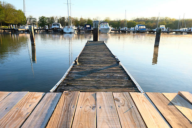 istock Marina on Lake Cayuga 610038446