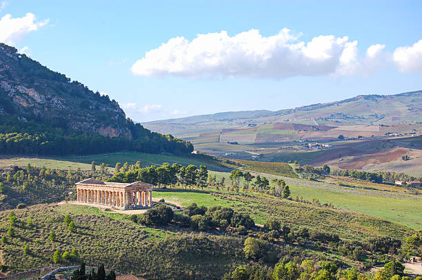 バレー・オブ・ザ・テンプルズのアグリジェント - italy ancient architecture art ストックフ�ォトと画像