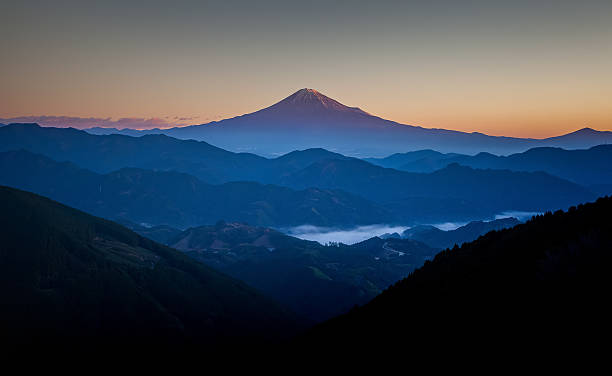 istock Mountain Fuji in autumn season 610049946