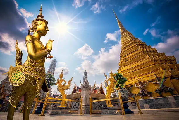 Photo of Golden Angel (Ki-nara) with Wat Pra Kaew, Grand Palace