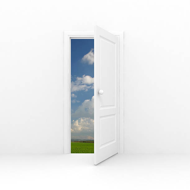 istock Open door new opportunity concept 610127916