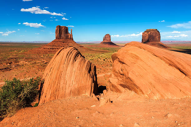 istock The famous Buttes of Monument Valley, Utah 610133200