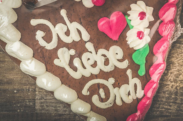 istock Delicious red white gingerbread heart with text I love you 610148050