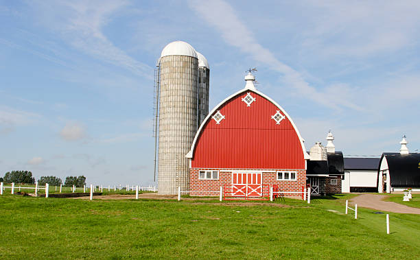 istock Wisconsin vintage dairy farm 610157606