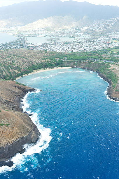 bahía de hanauma, oahu, hawai - hanauma bay hawaii islands oahu bay fotografías e imágenes de stock