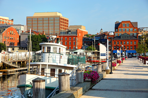 Portland is the largest city in the state of Maine located on a penninsula extended into the scenic Casco Bay. Portland is known for its maritime services, boutique shops,cobbleston streets, fishing piers, vibrant art district and fine dining