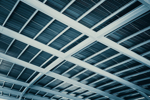 patrón de estructura de techo de almacén de chapa metálica de marco. - roof tile roof textured red fotografías e imágenes de stock