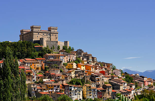 Celano and Piccolomini castle  (Italy) Celano and Piccolomini castle  (Italy) avezzano stock pictures, royalty-free photos & images