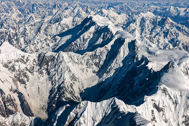 nanga parbat, pakistanische berge auf dem weg nach osaka - serac stock-fotos und bilder