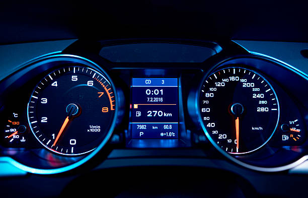tableau de bord de voiture - odometer speedometer car battery motor vehicle photos et images de collection