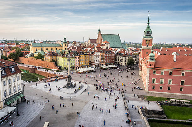 istock Royal Castle in Old Town, Warsaw 610541270