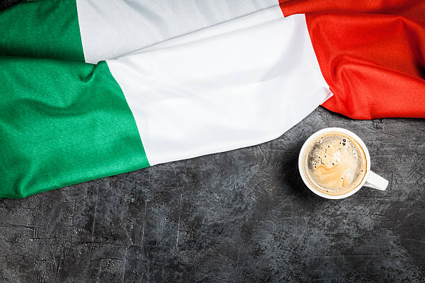 tradicional café italiano - photography starbucks flag sign imagens e fotografias de stock