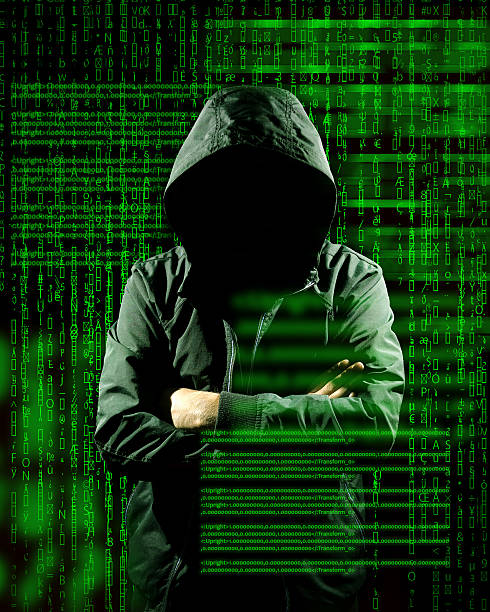 hackers y escritura de computadoras digitales verdes - business stealing top secret confidential fotografías e imágenes de stock