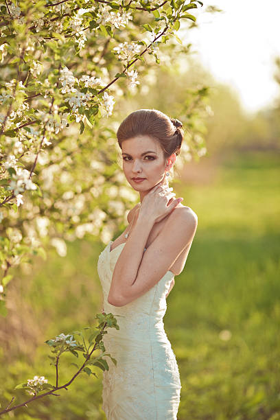 istock beautidul bride portrait 610571414