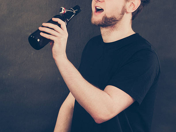 istock Part body man addicted to alcohol. 610581814