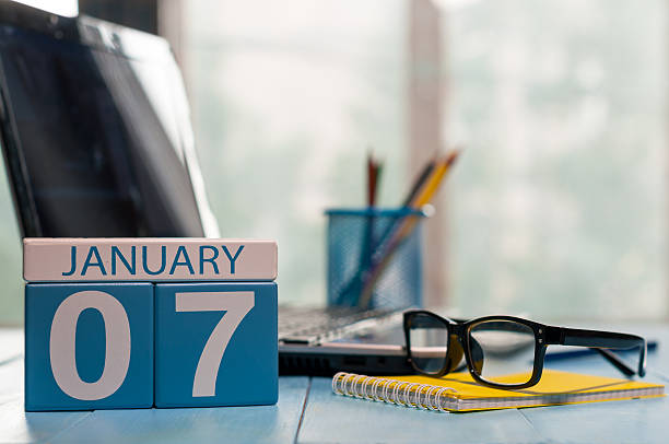 istock January 7th. Day 7 of month, calendar on CEO workplace 610650022