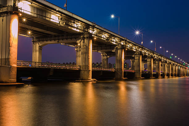 istock Banpo rainbow bridge, Han River, Seoul, South Korea. 610661434