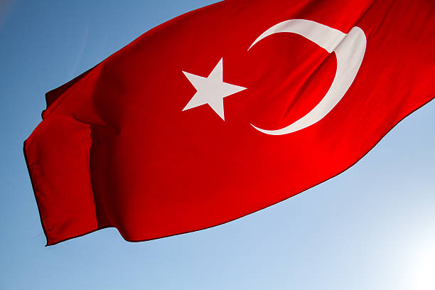 турецкий флаг  - national flag flag global communications sky стоковые фото и изображения
