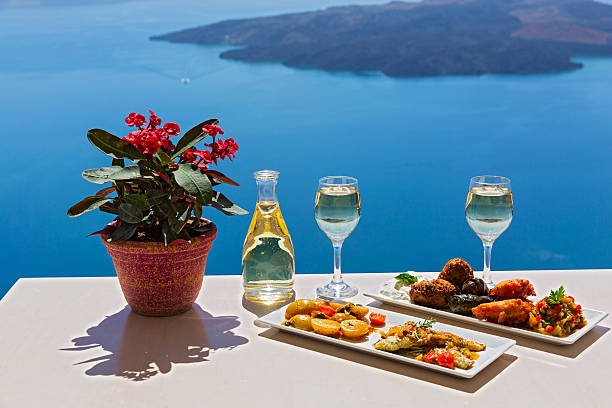 istock Lunch by the sea 610677178