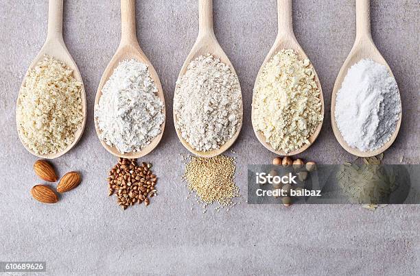 Varias Harinas Sin Gluten Foto de stock y más banco de imágenes de Sin gluten - Sin gluten, Harina, Comida sana