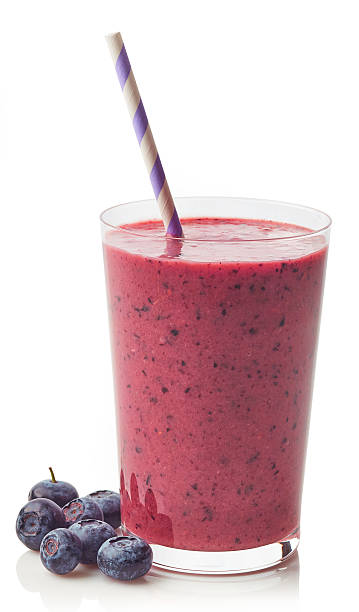 glas heidelbeer-smoothie - drinking straw juice frozen glass stock-fotos und bilder