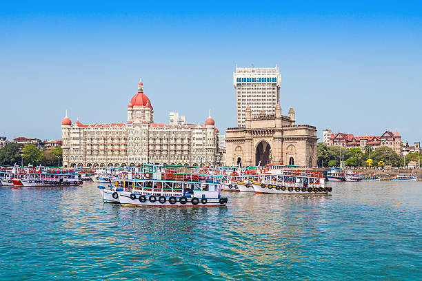 taj mahal hotel y el portal de la india - mumbai fotografías e imágenes de stock