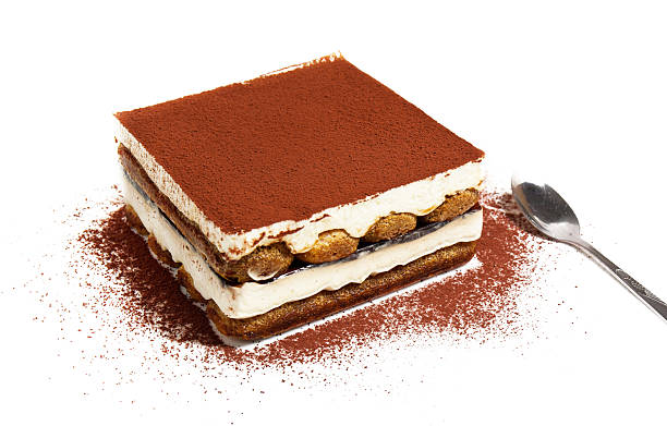 ケーキやティラミスのスプーン、白色背景 - tiramisu cake chocolate sweet food ストックフォトと画像