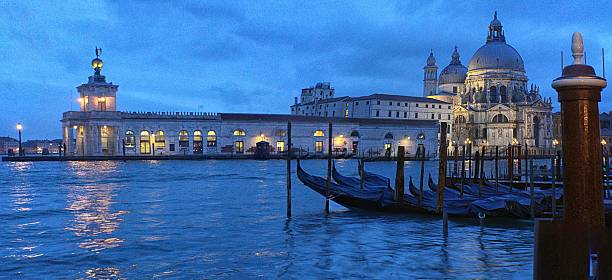 istock Venice - Channels without time in the Venetian night 610868616