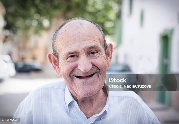 Alter Mann Porträt Stockfoto und mehr Bilder von Lächeln - Lächeln, Menschliches Gesicht, Senioren - Männer